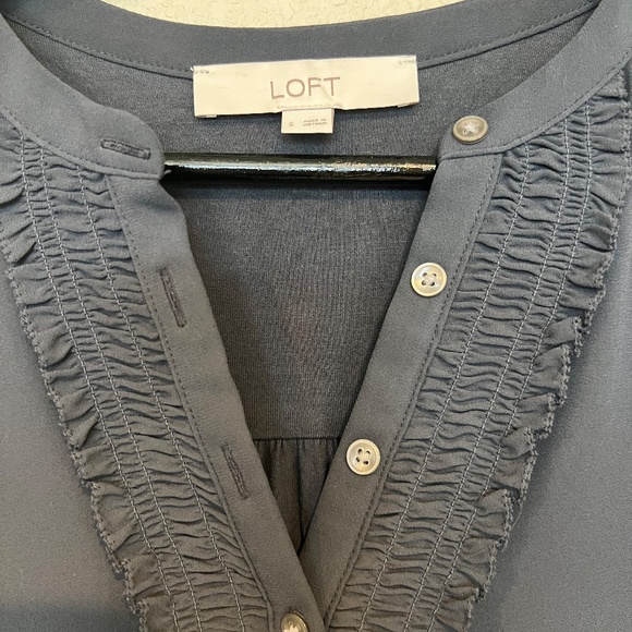 LOFT Mixed Media Sleeveless Women's Grey Blouse - Size Small Preowend - Picture 3 of 4